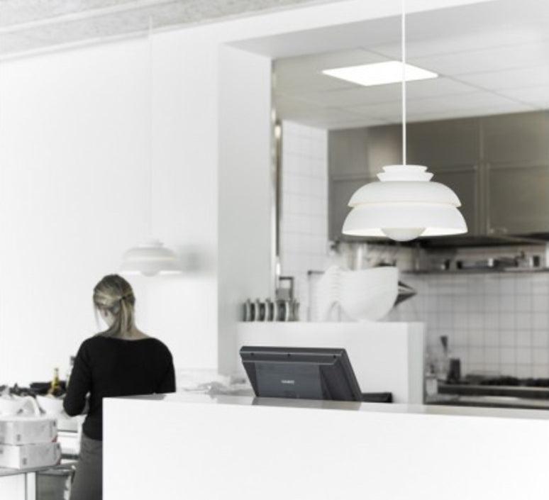 Novenu hvid skandinavisk pendellampe