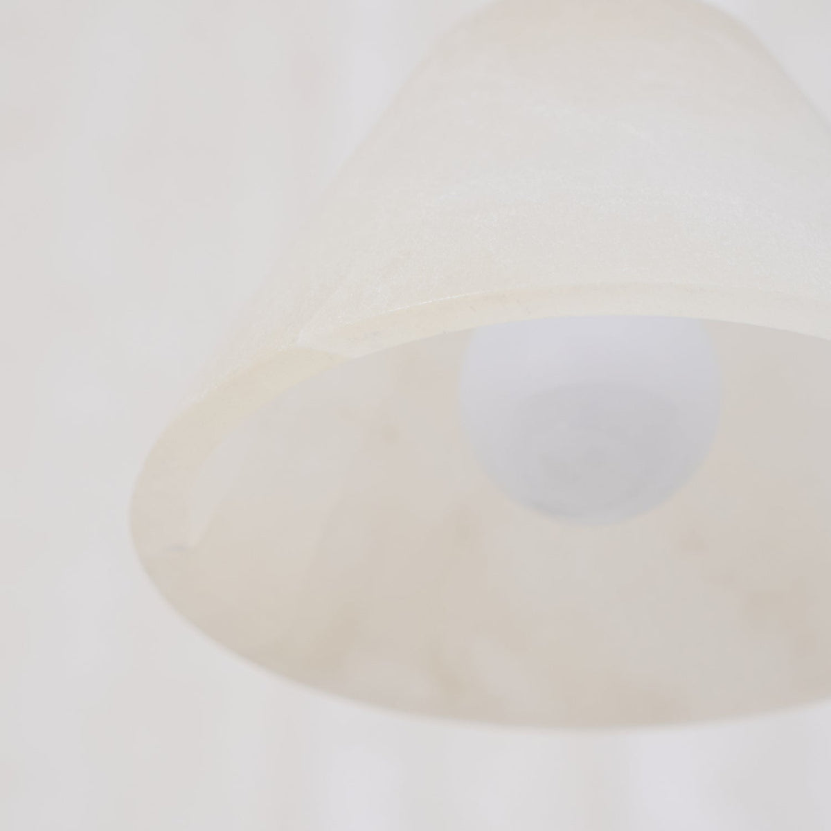 Alberise minimalistisk pendellampa i alabaster