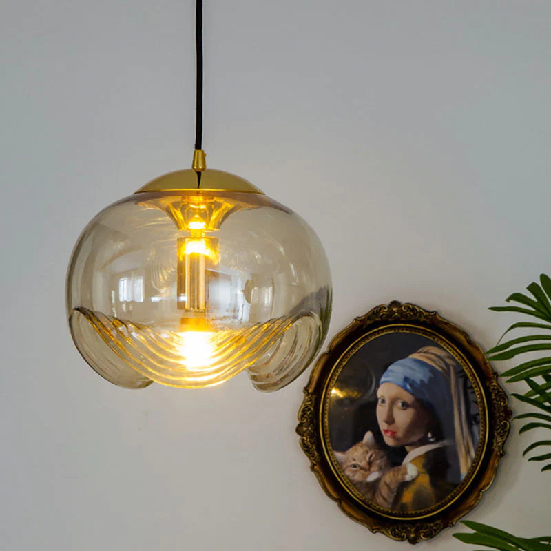 Valentina designad LED-klotpendellampa i svart glas för bardisk