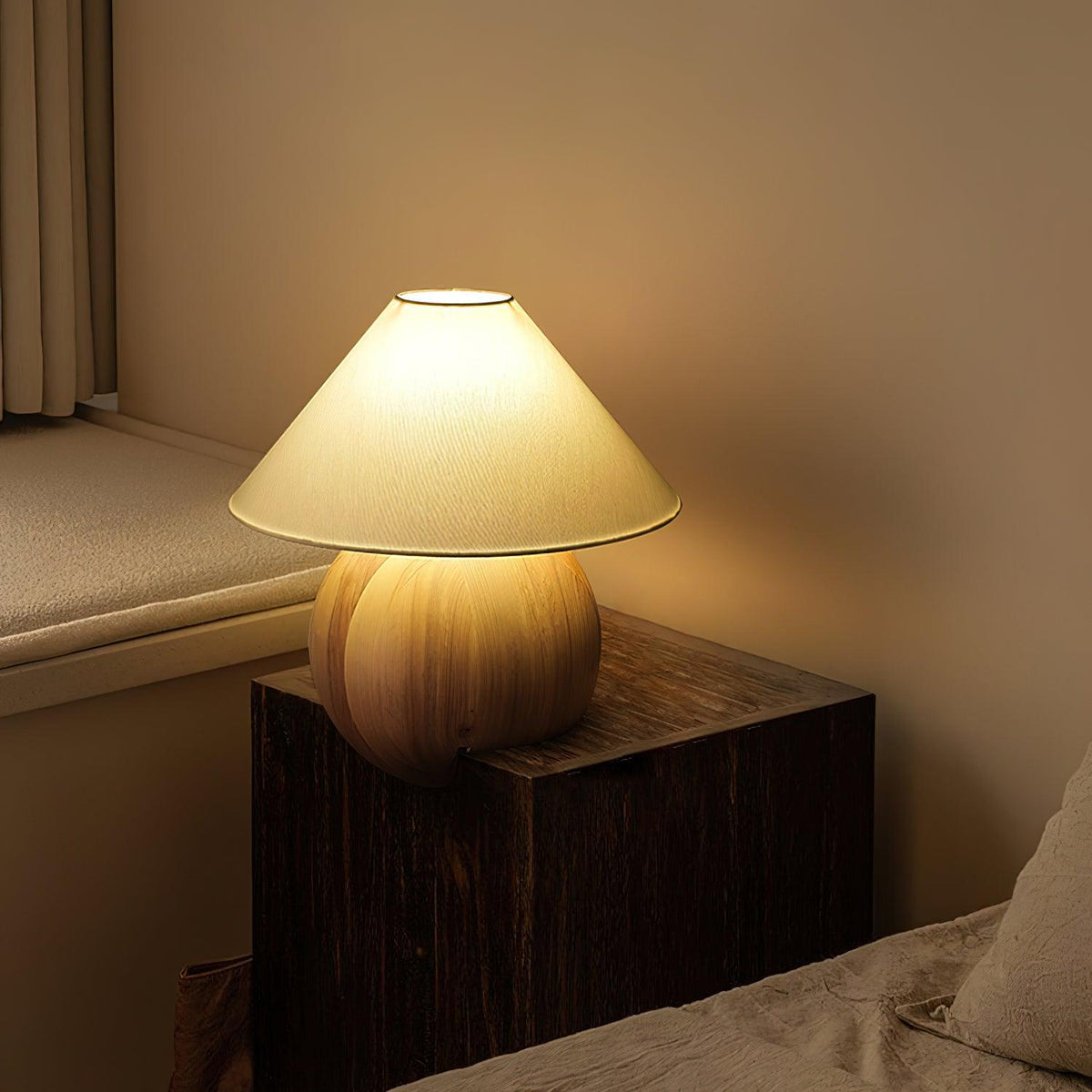 Halise organisk bordslampa i trä