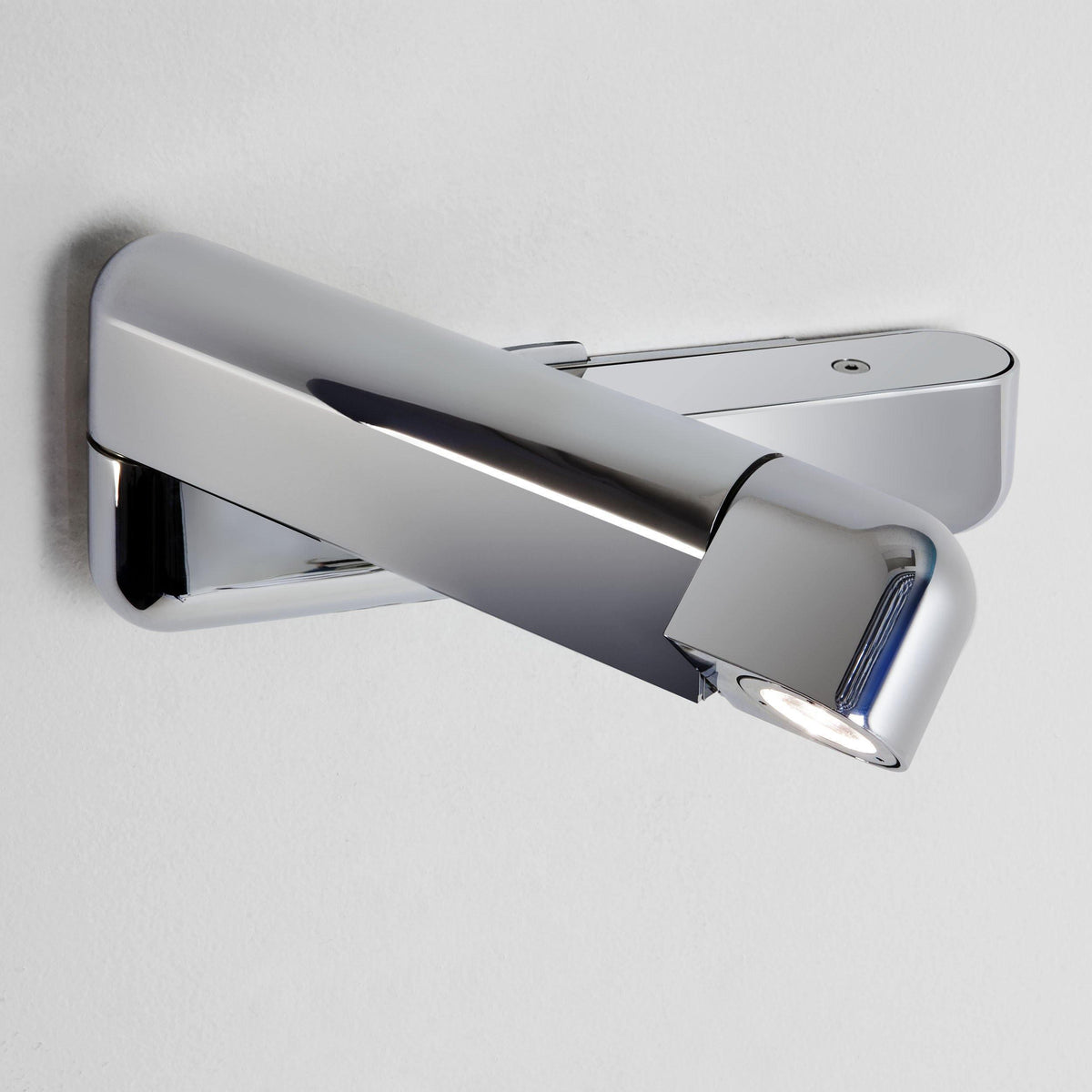 Soreora svartur LED-vegglampi, stillanlegur, með USB