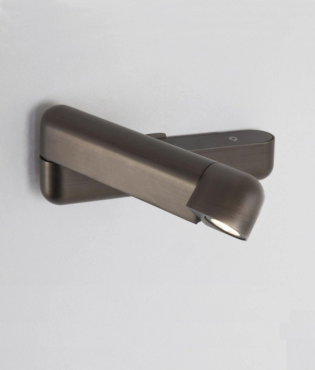 Soreora svartur LED-vegglampi, stillanlegur, með USB