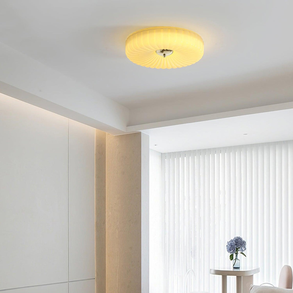Mivone infälld taklampa i krämfärgat glas