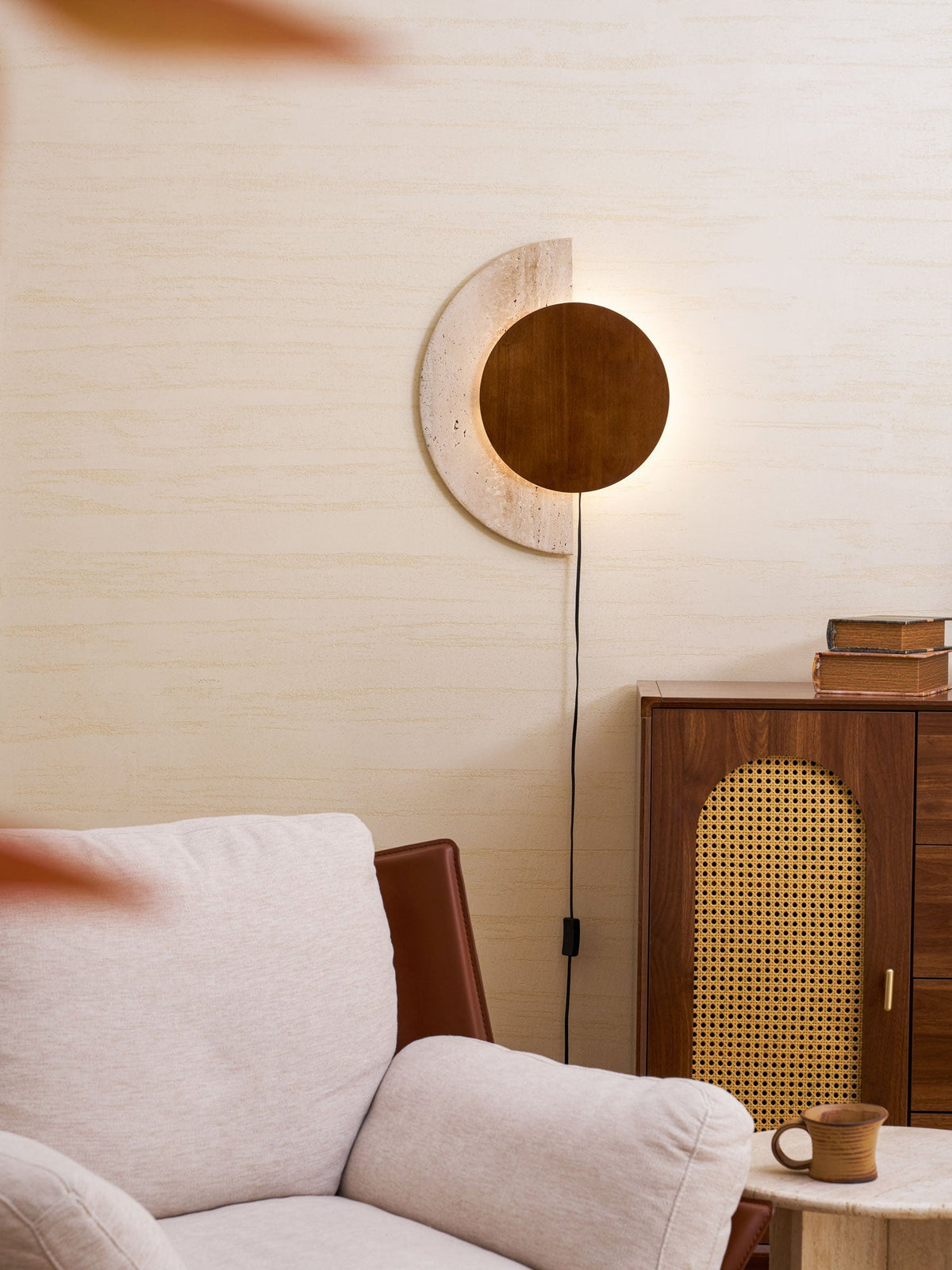 Crescent Halo plug-in-vägglampa