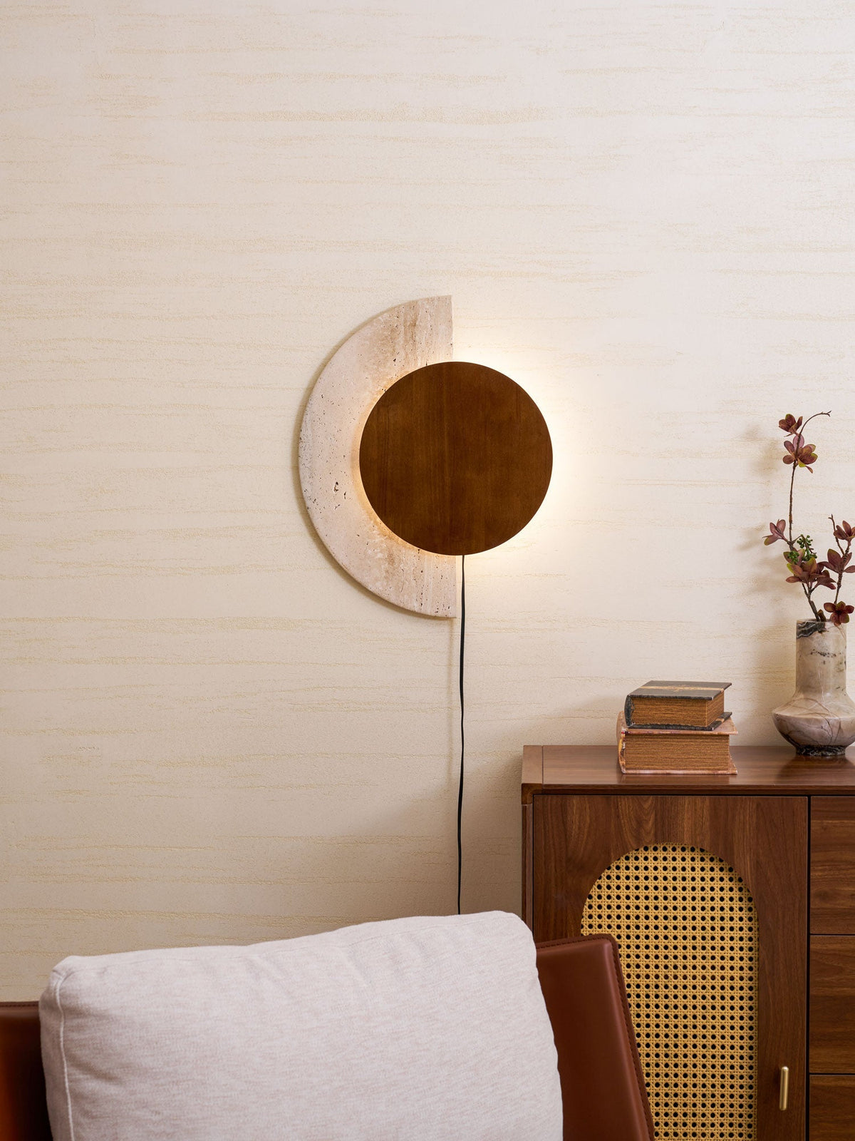 Crescent Halo plug-in-vägglampa