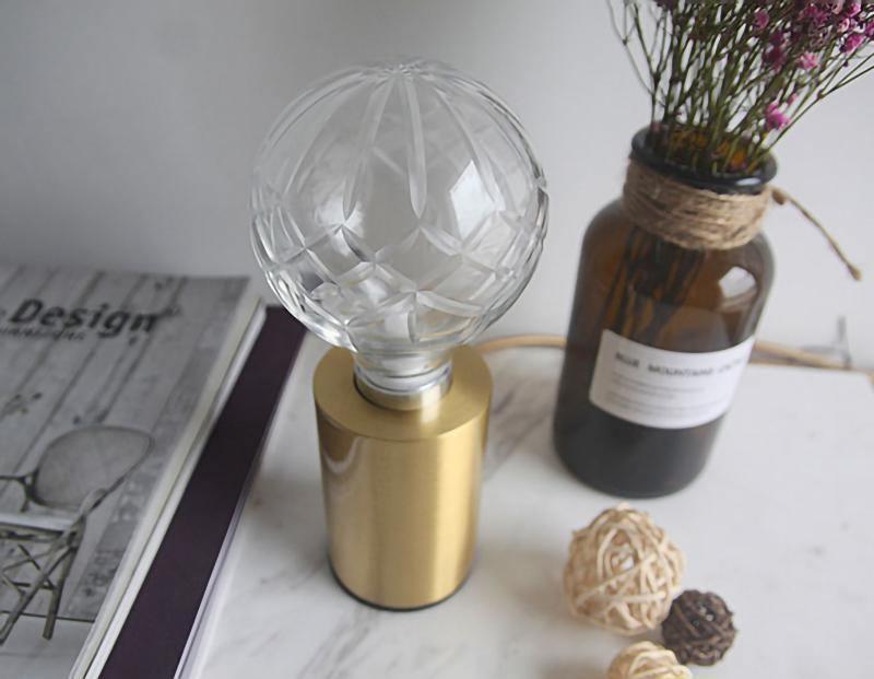 Lyrician industriel bordlampe i messing og glas