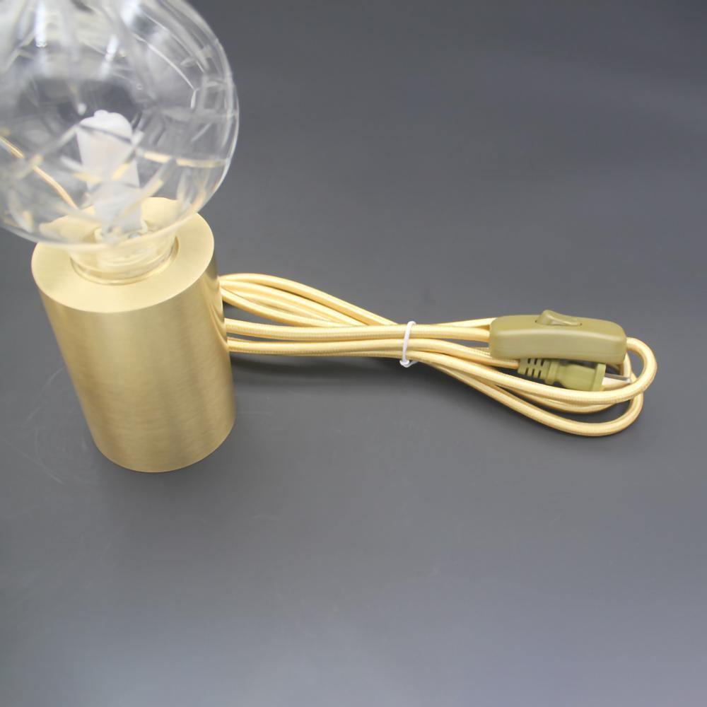 Lyrician industriel bordlampe i messing og glas