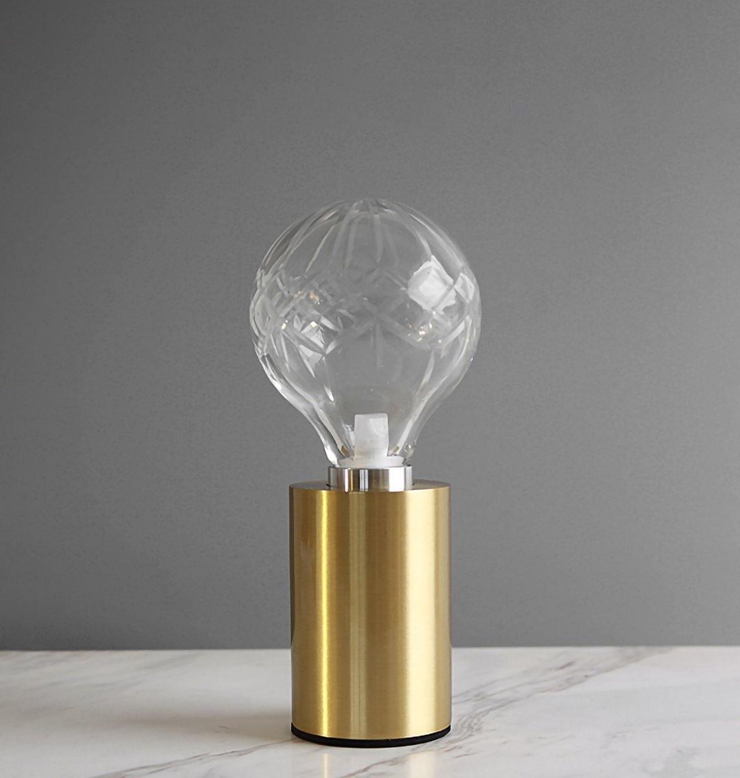 Lyrician industriel bordlampe i messing og glas
