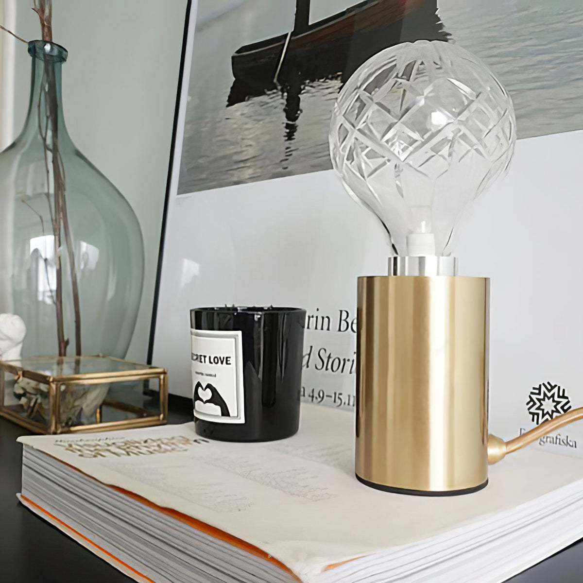 Lyrician industriel bordlampe i messing og glas