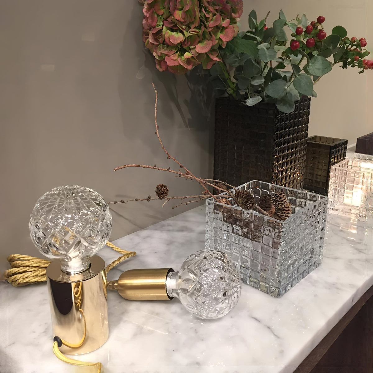 Lyrician industriel bordlampe i messing og glas