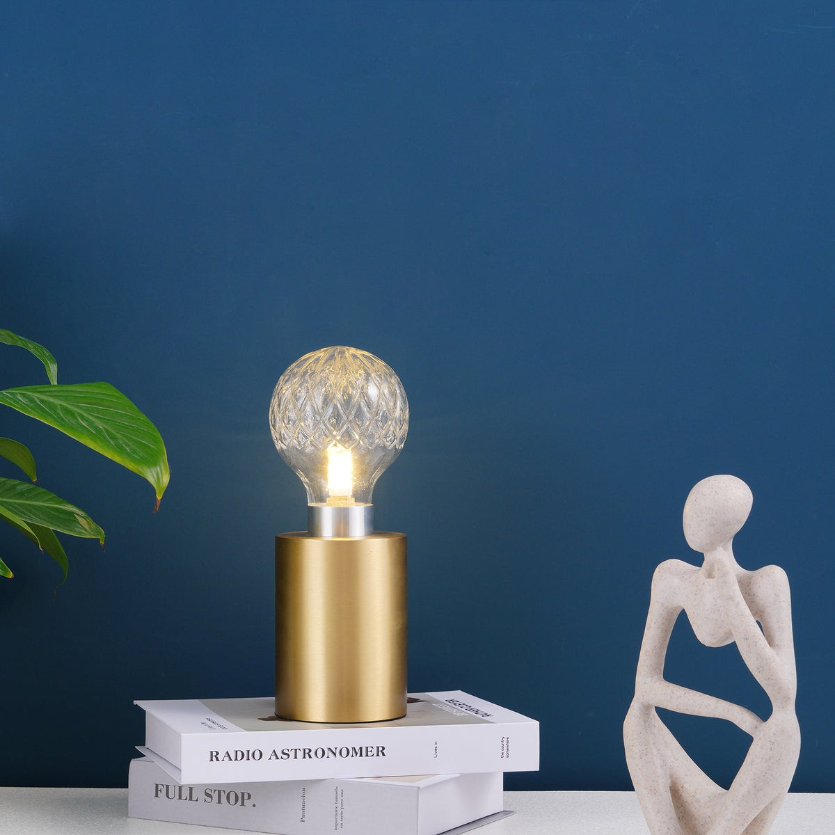 Lyrician industriel bordlampe i messing og glas