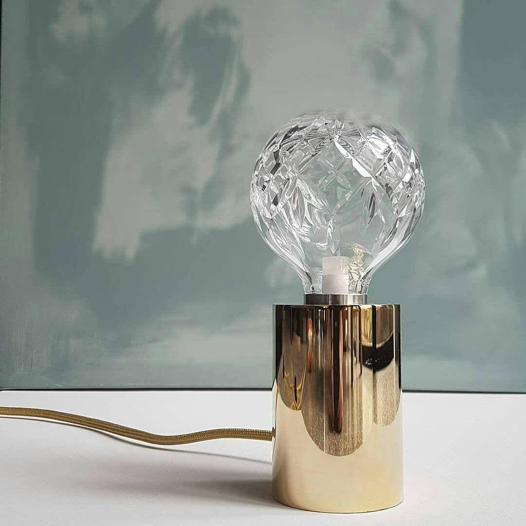 Lyrician industriel bordlampe i messing og glas