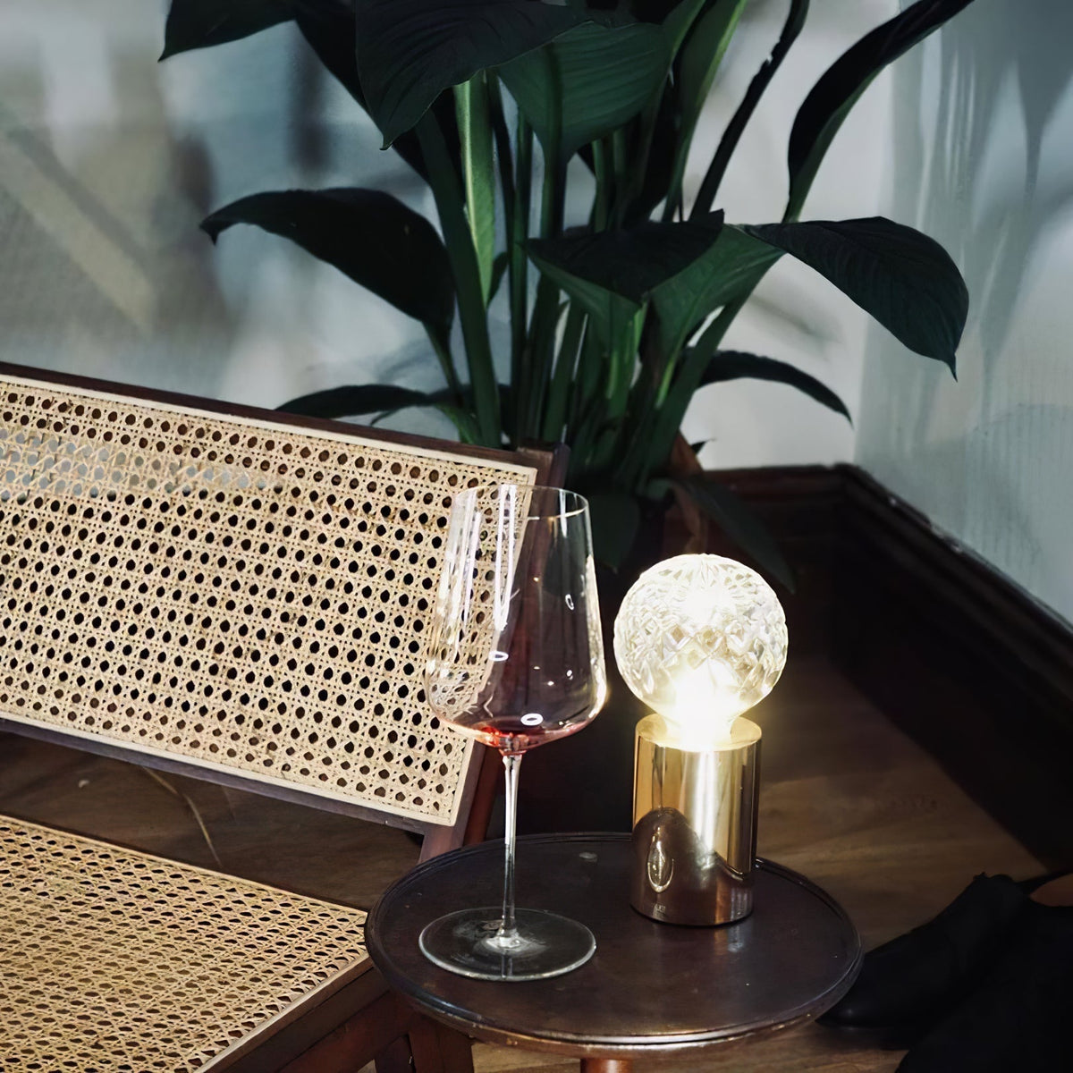Lyrician industriel bordlampe i messing og glas
