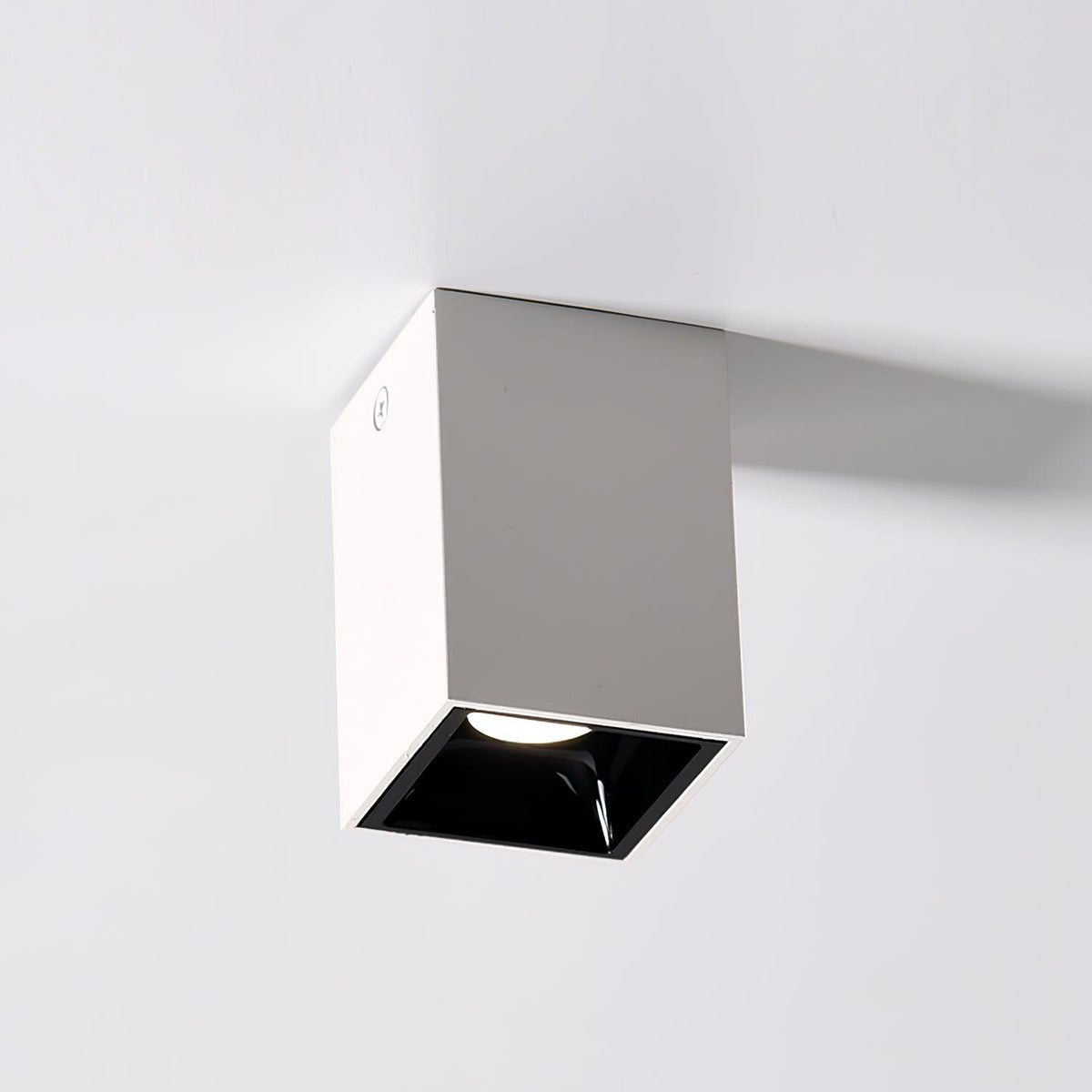 Candeeiro de teto Orelaniella, cubo quadrado preto, projetor