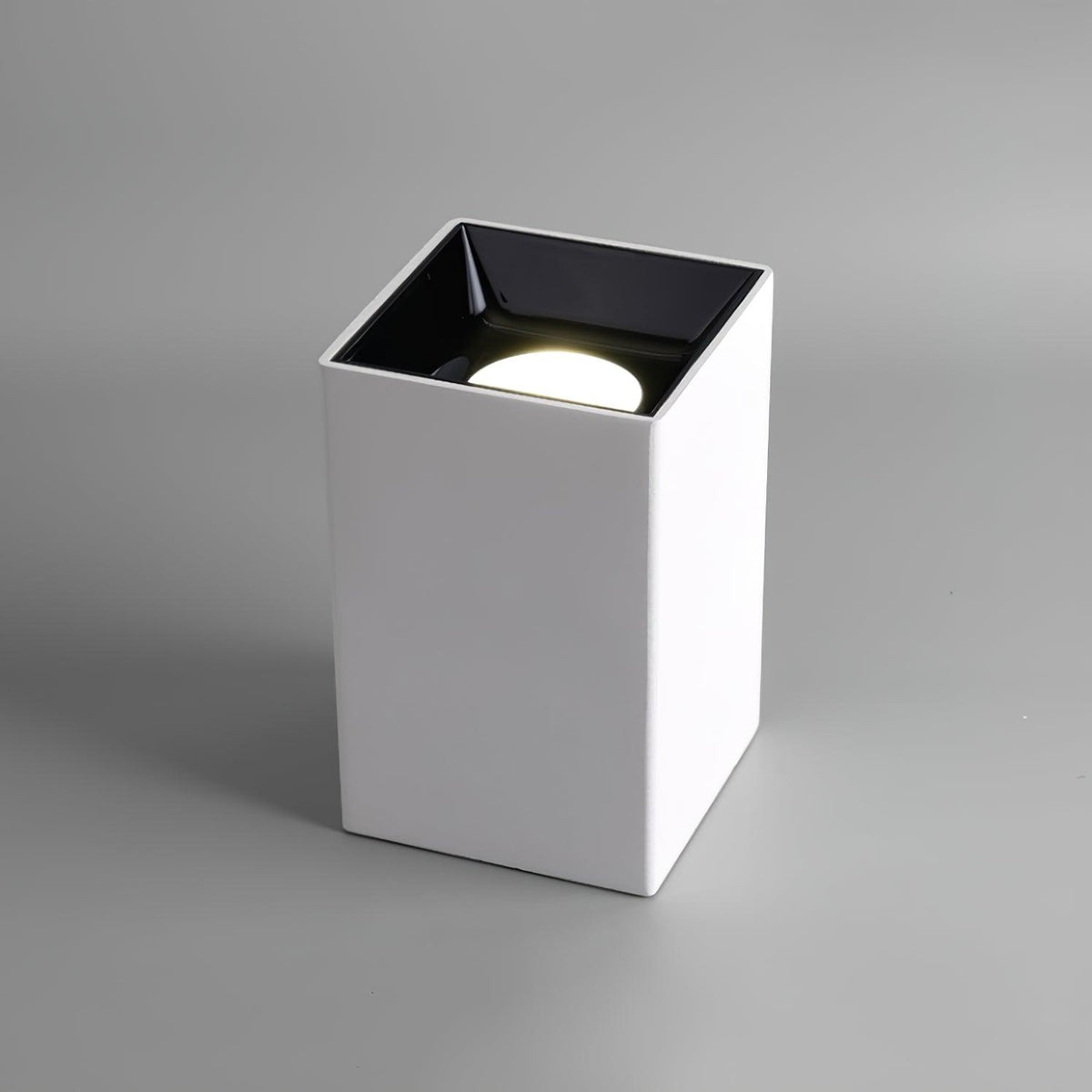 Candeeiro de teto Orelaniella, cubo quadrado preto, projetor