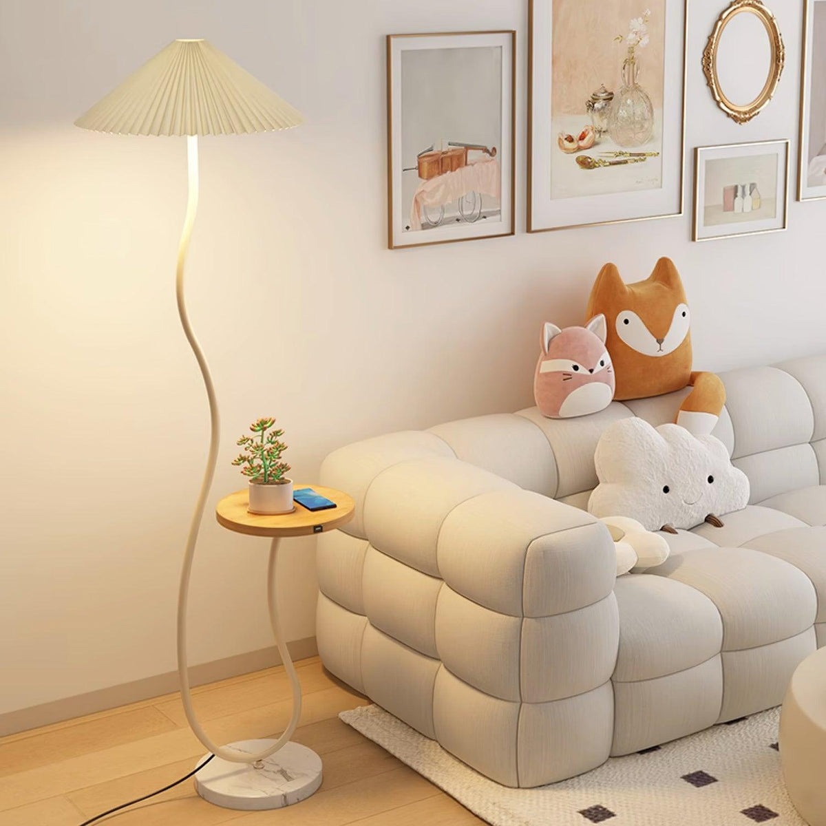 Ghel minimalistisk gulvlampe i træ