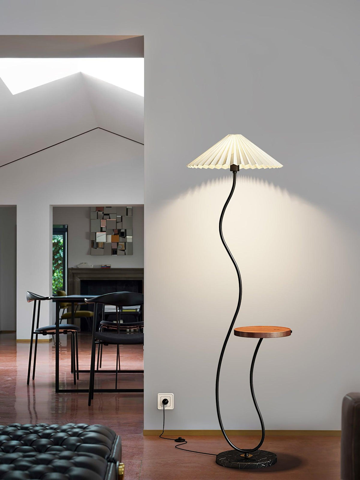 Ghel minimalistisk gulvlampe i træ