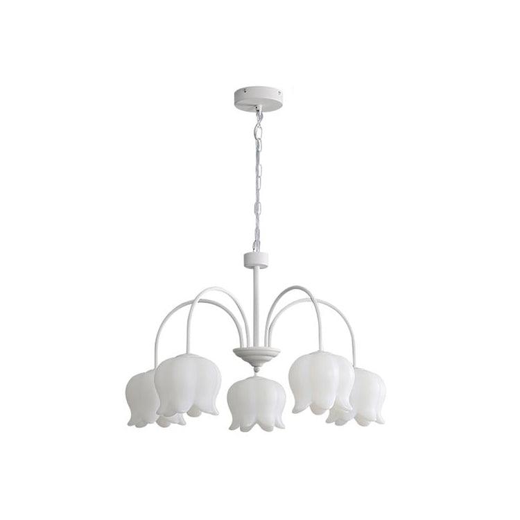 Lustre branco elegante com cúpulas em forma de sino, braços curvos e motivos florais Veleissa