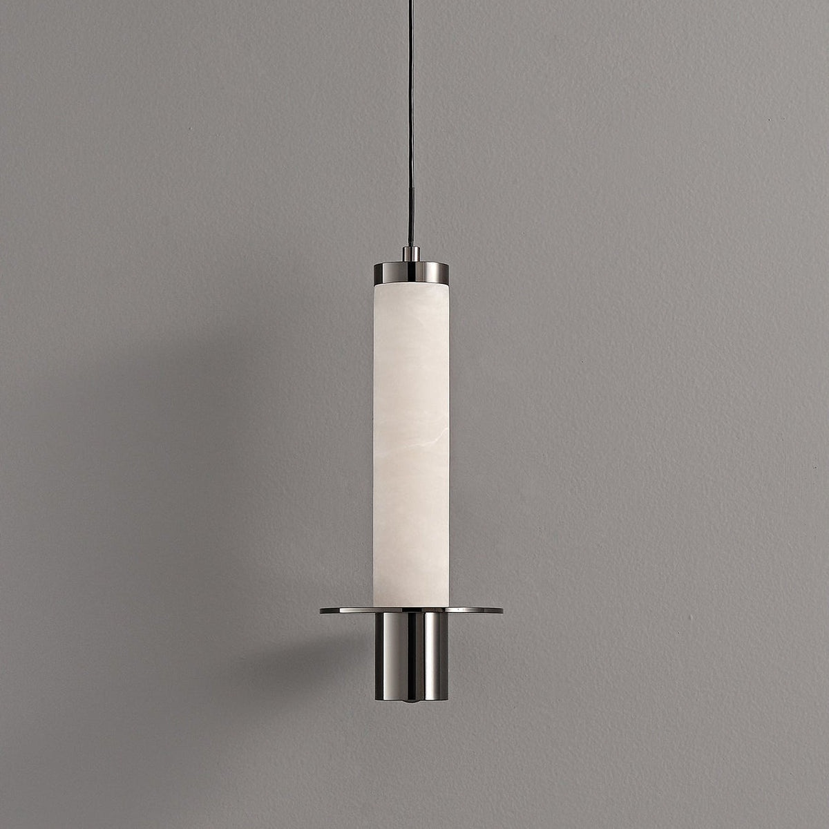 Eirenelia slank cylindrisk pendel i alabast