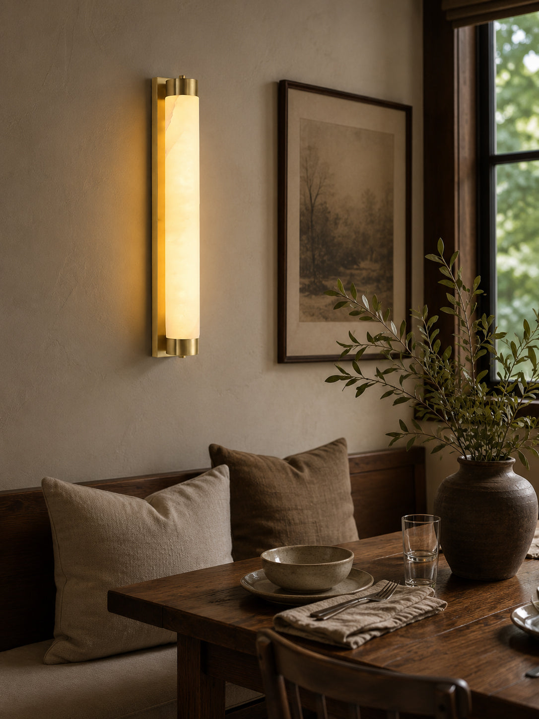 Alvion vägglampa i alabaster