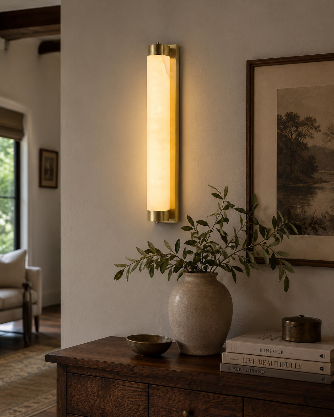 Alvion vägglampa i alabaster