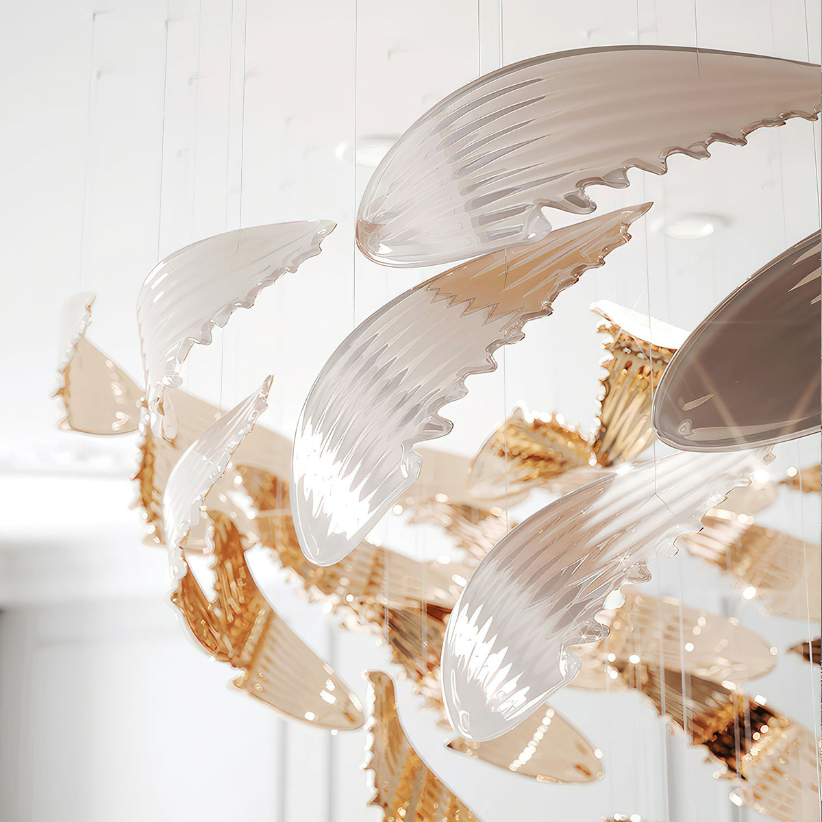 Alvenan ljuskrona med fågelflock