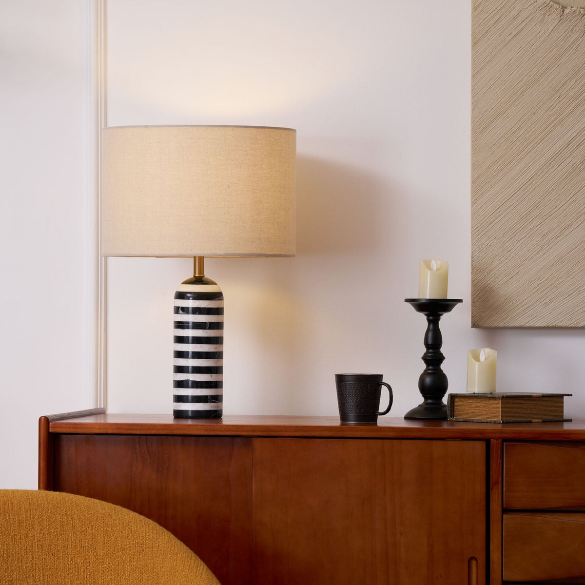Avery moderne bordlampe