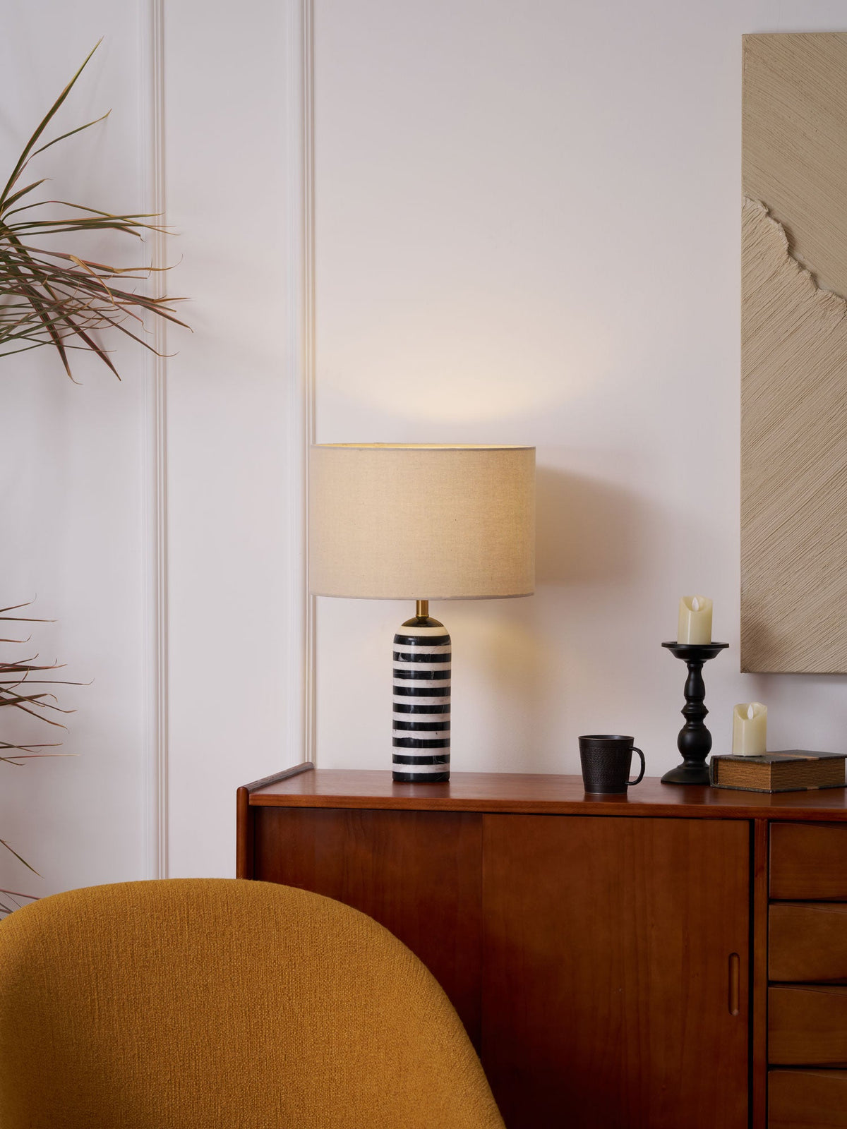 Avery moderne bordlampe