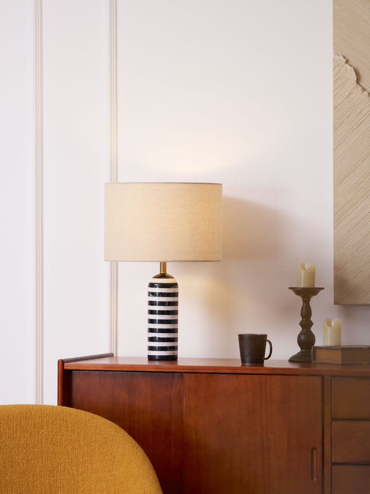 Avery moderne bordlampe