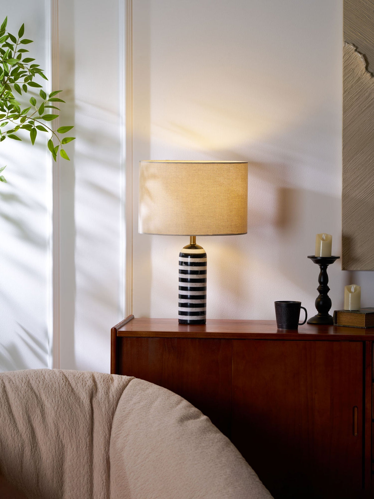 Avery moderne bordlampe