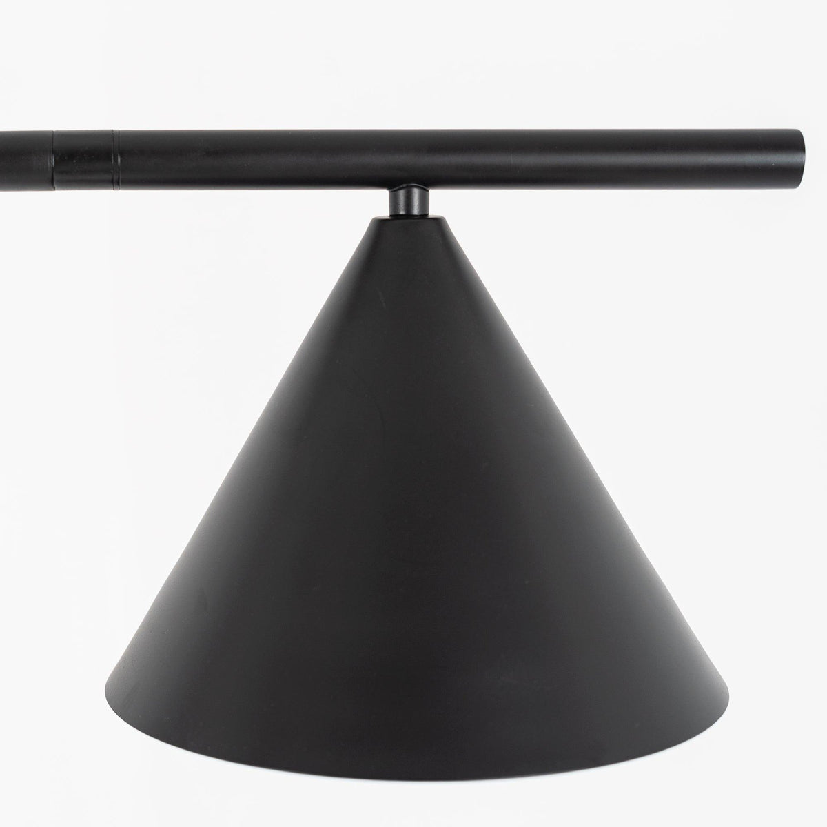 Candeeiro de pé minimalista Nell