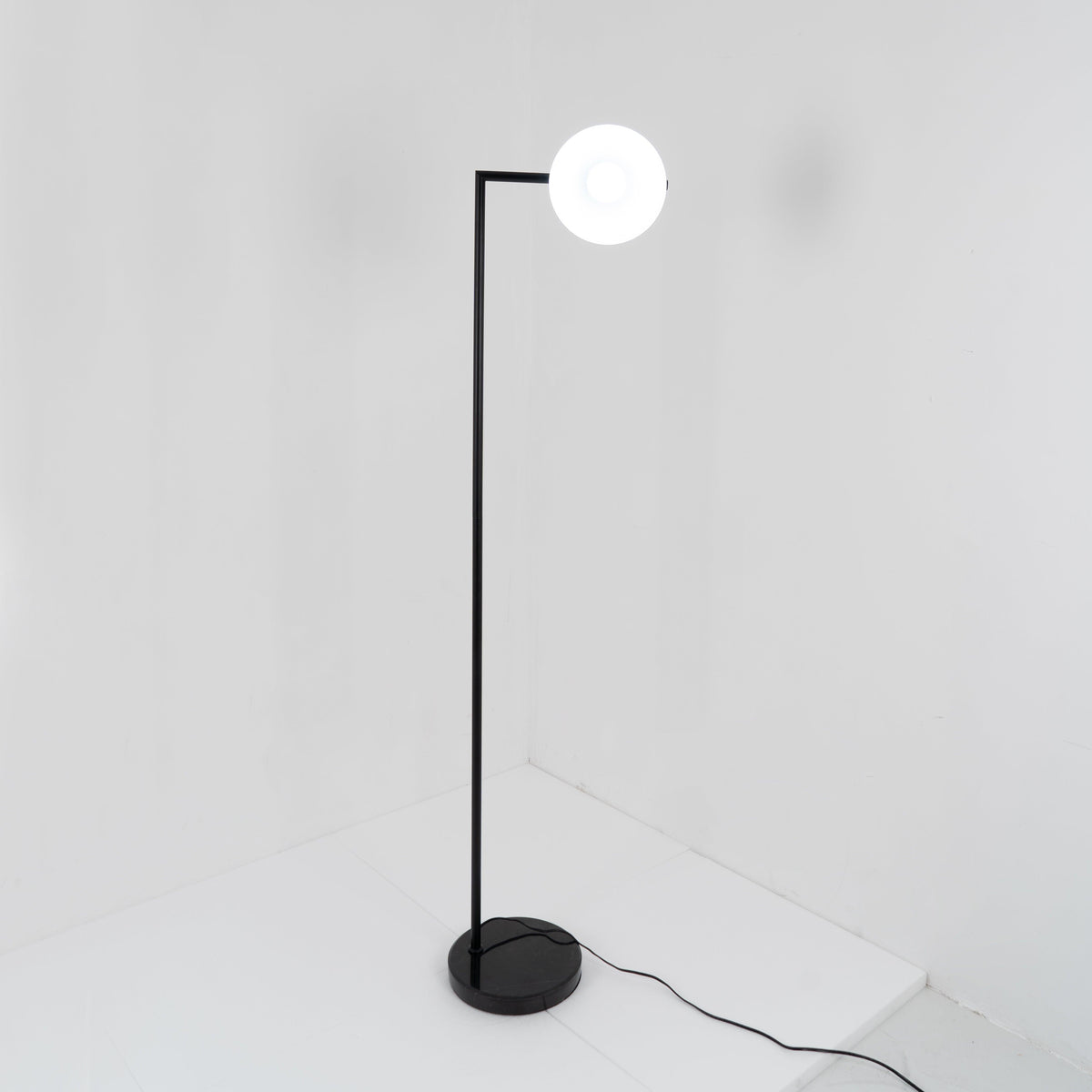 Candeeiro de pé minimalista Nell