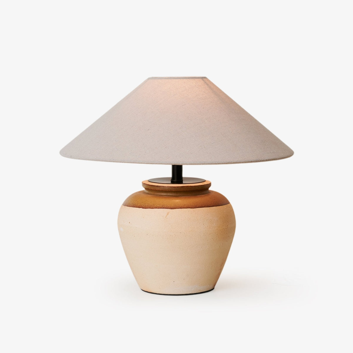 Eric moderne bordlampe i keramik