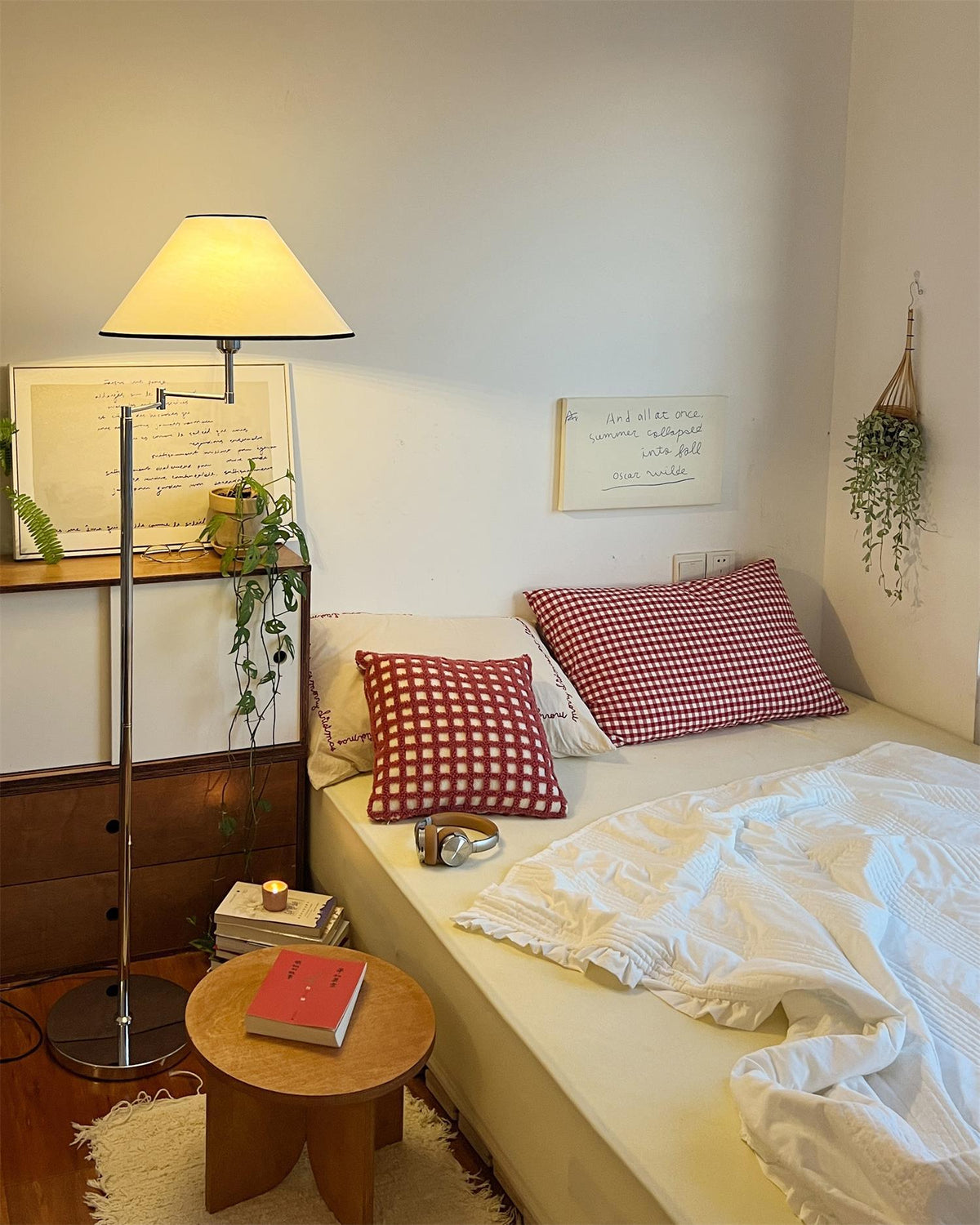 Rivaleria Floor Lamp