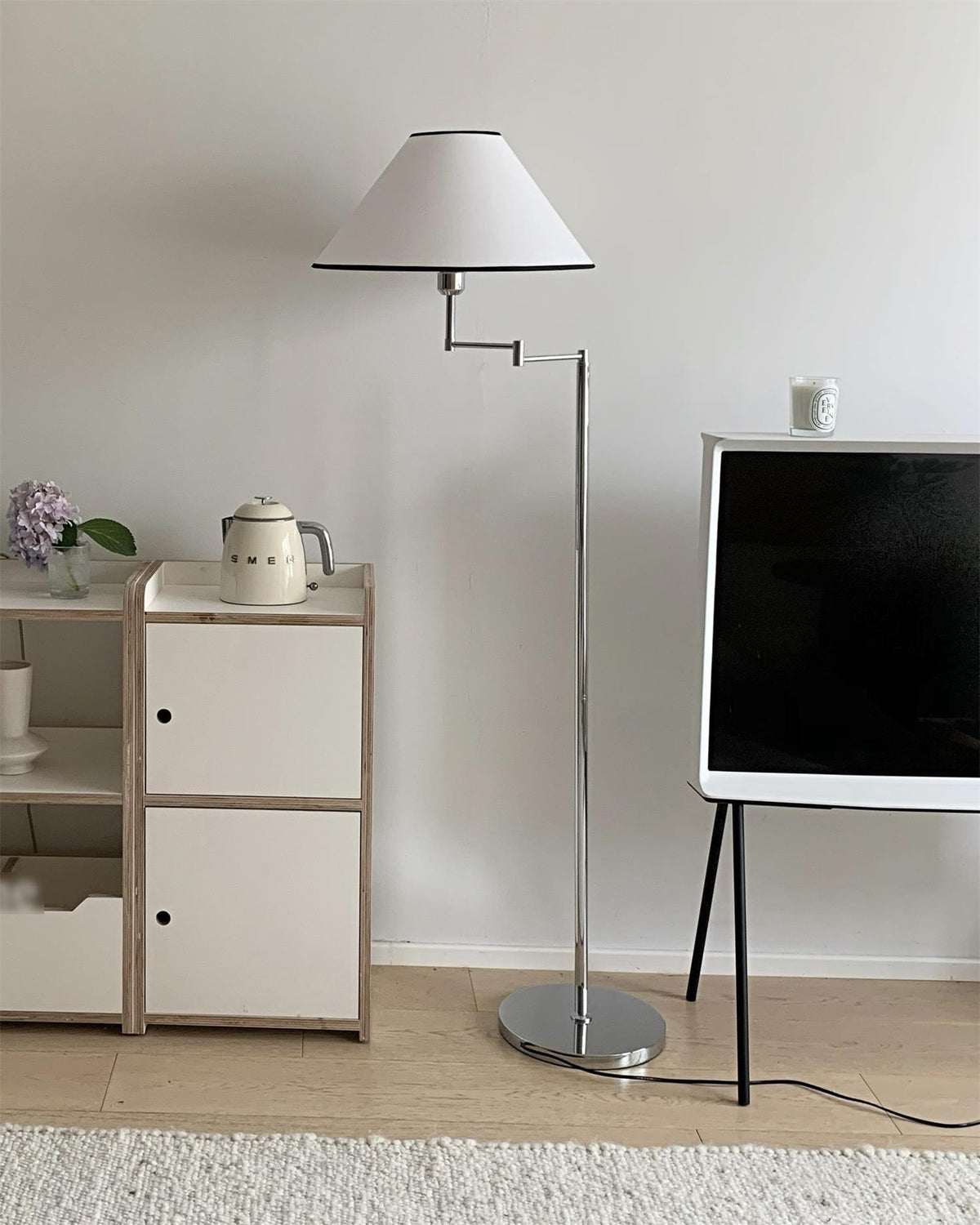 Rivaleria Floor Lamp