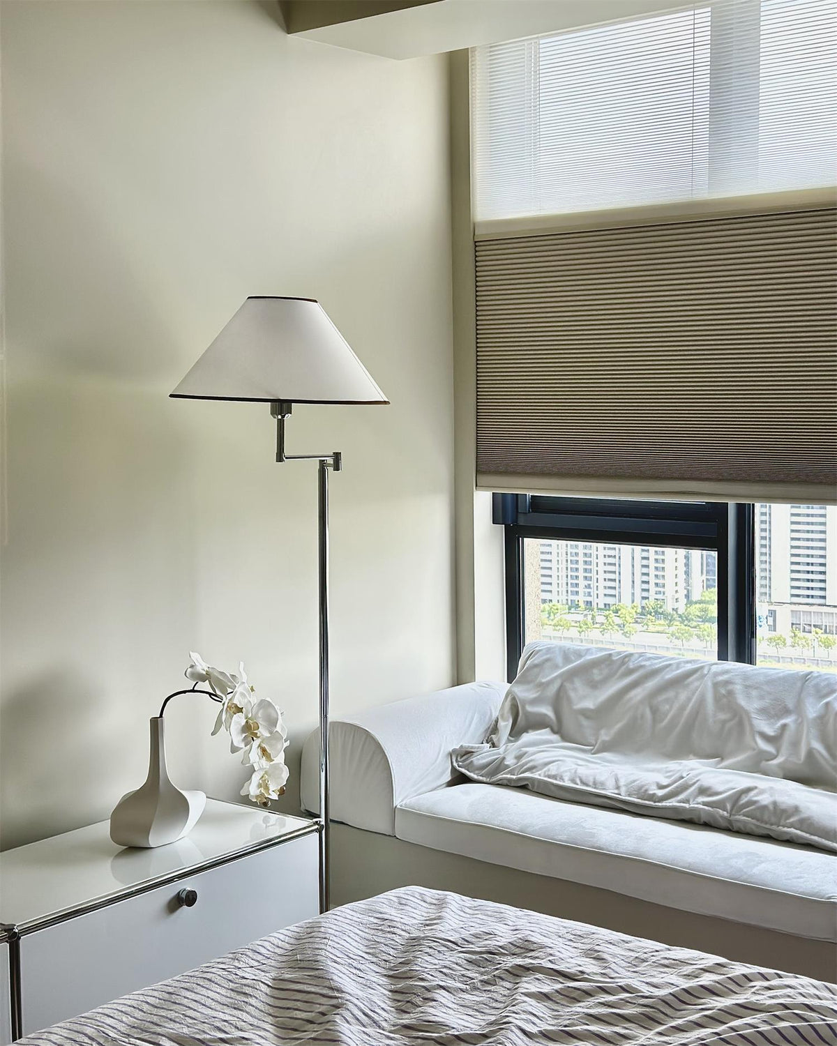 Rivaleria Floor Lamp