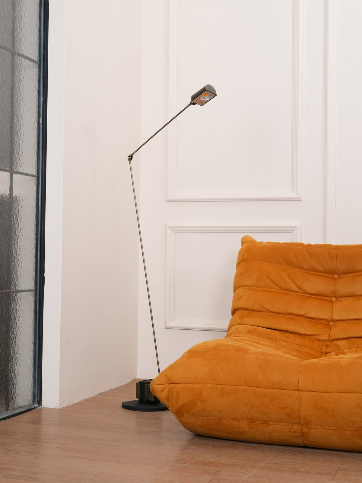 Nerilux justerbar gulvlampe