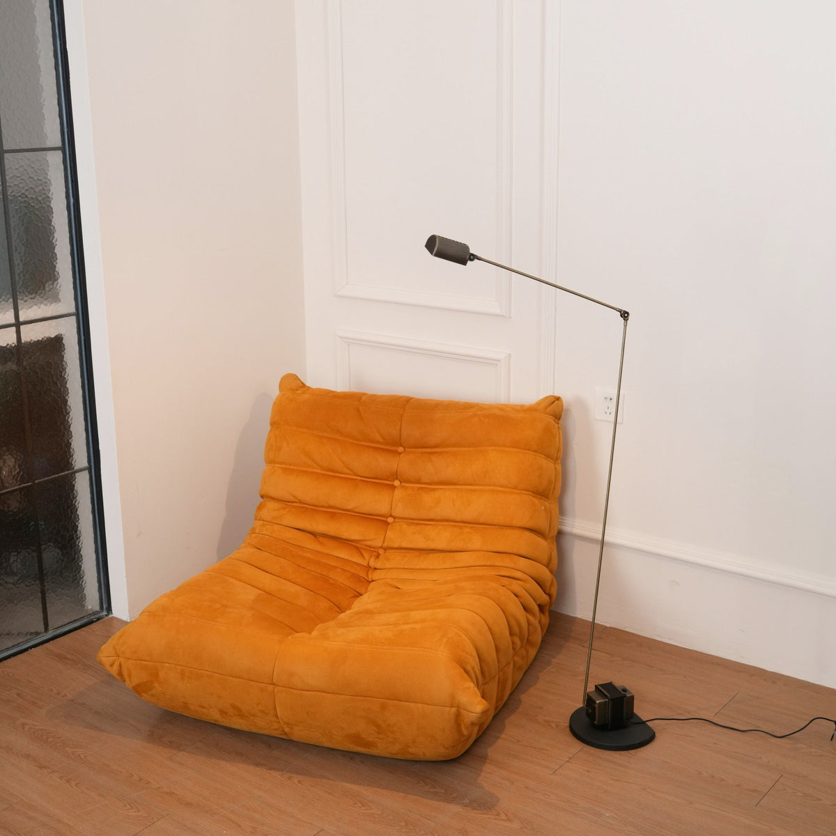 Nerilux justerbar gulvlampe