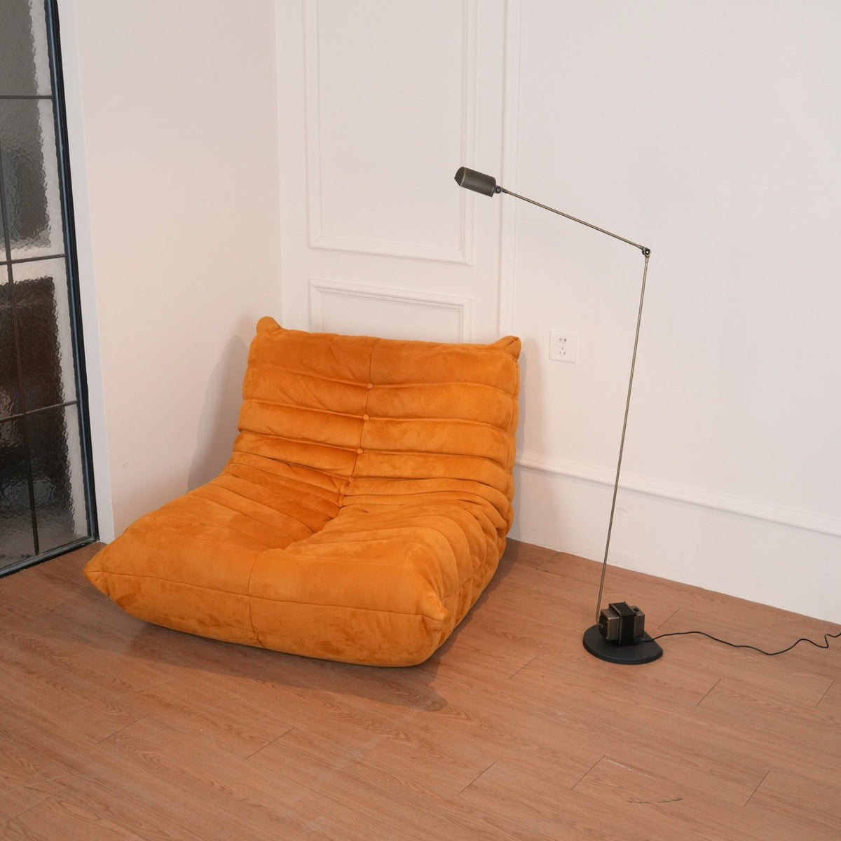 Nerilux justerbar gulvlampe