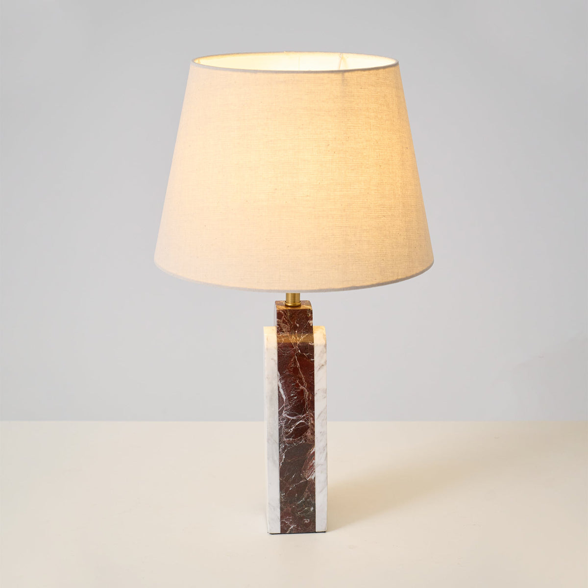Calivise bordslampa
