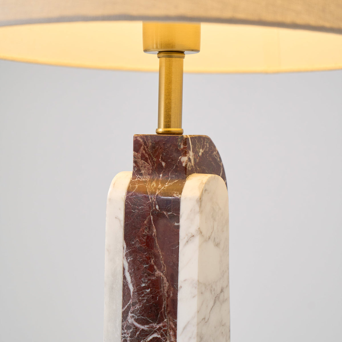 Calivise bordslampa