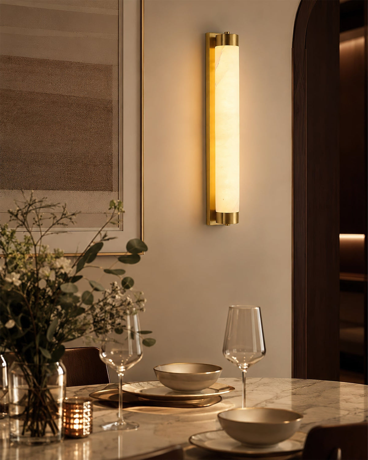 Alvion vägglampa i alabaster
