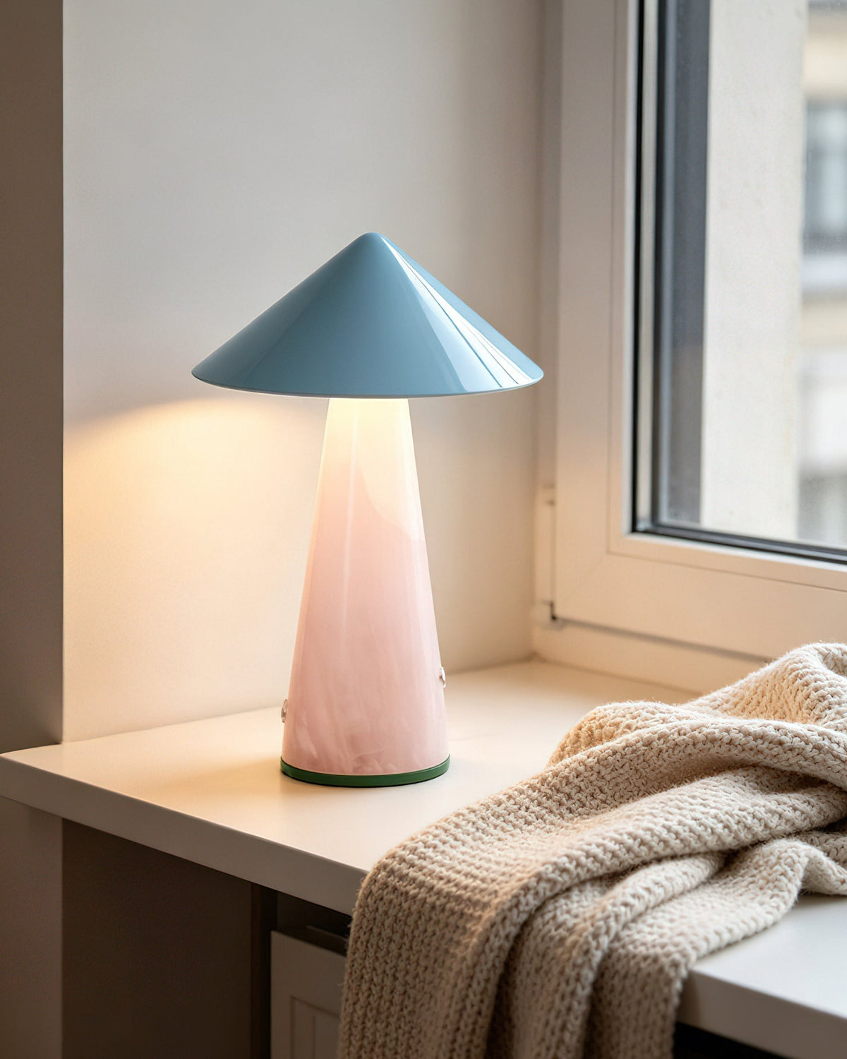 Lumielle bordslampa med inbyggt batteri