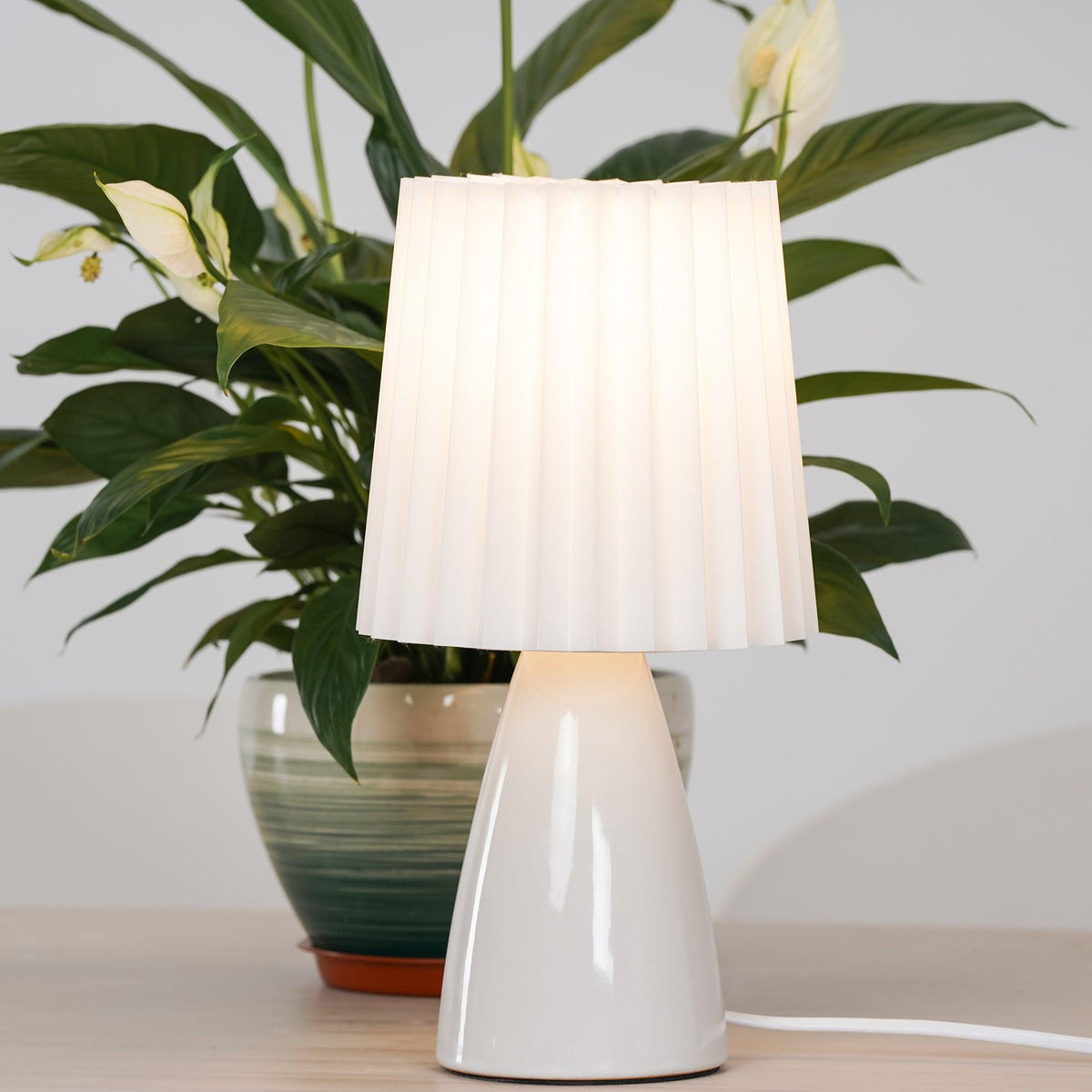 Candeeiro de mesa Boko minimalista em tecido