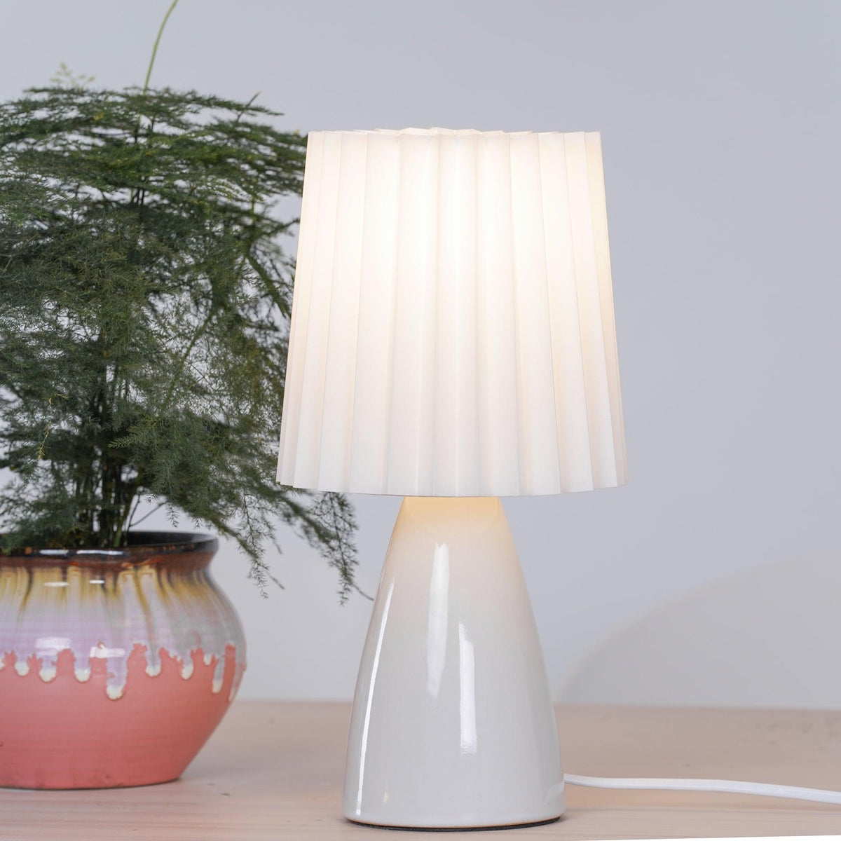 Candeeiro de mesa Boko minimalista em tecido