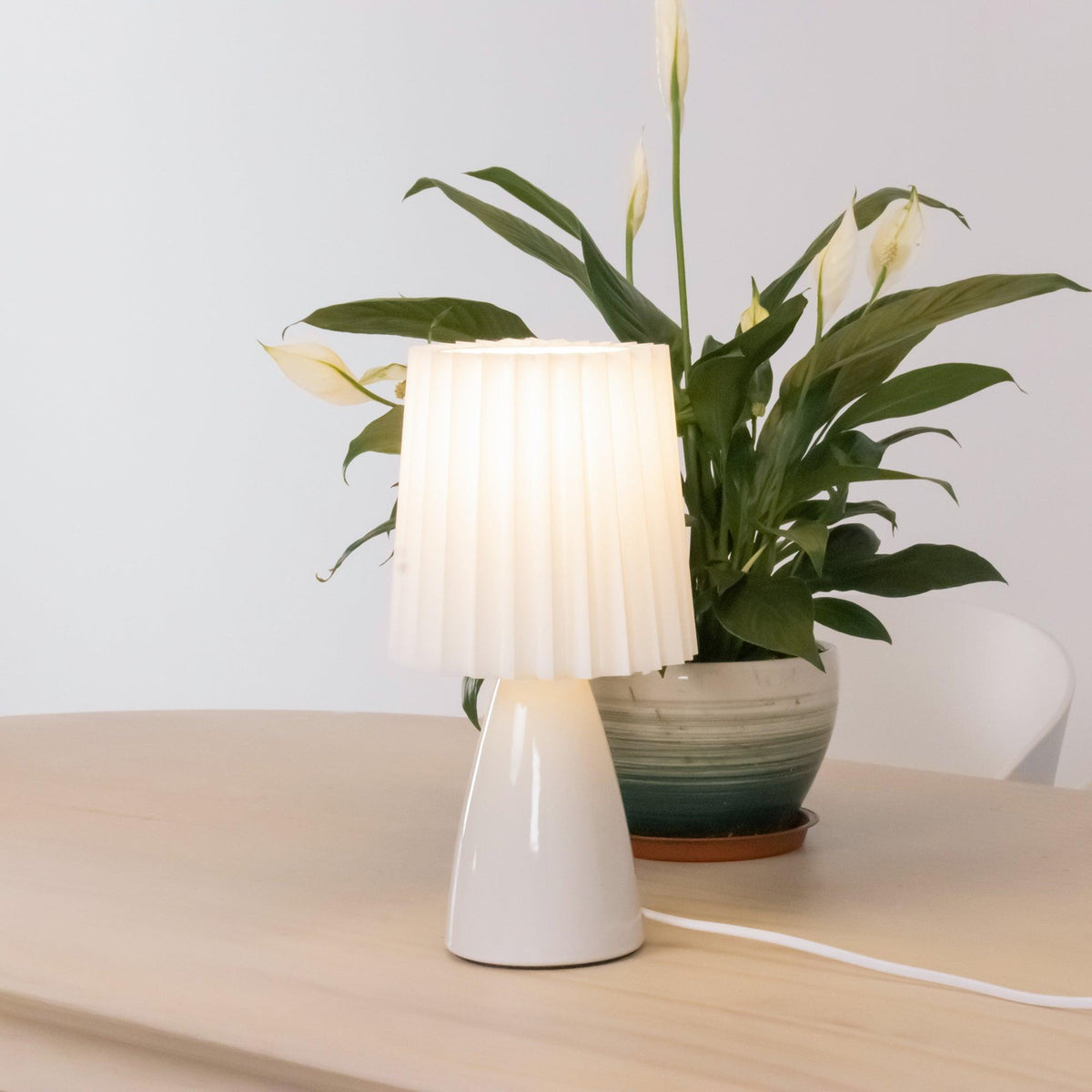 Candeeiro de mesa Boko minimalista em tecido