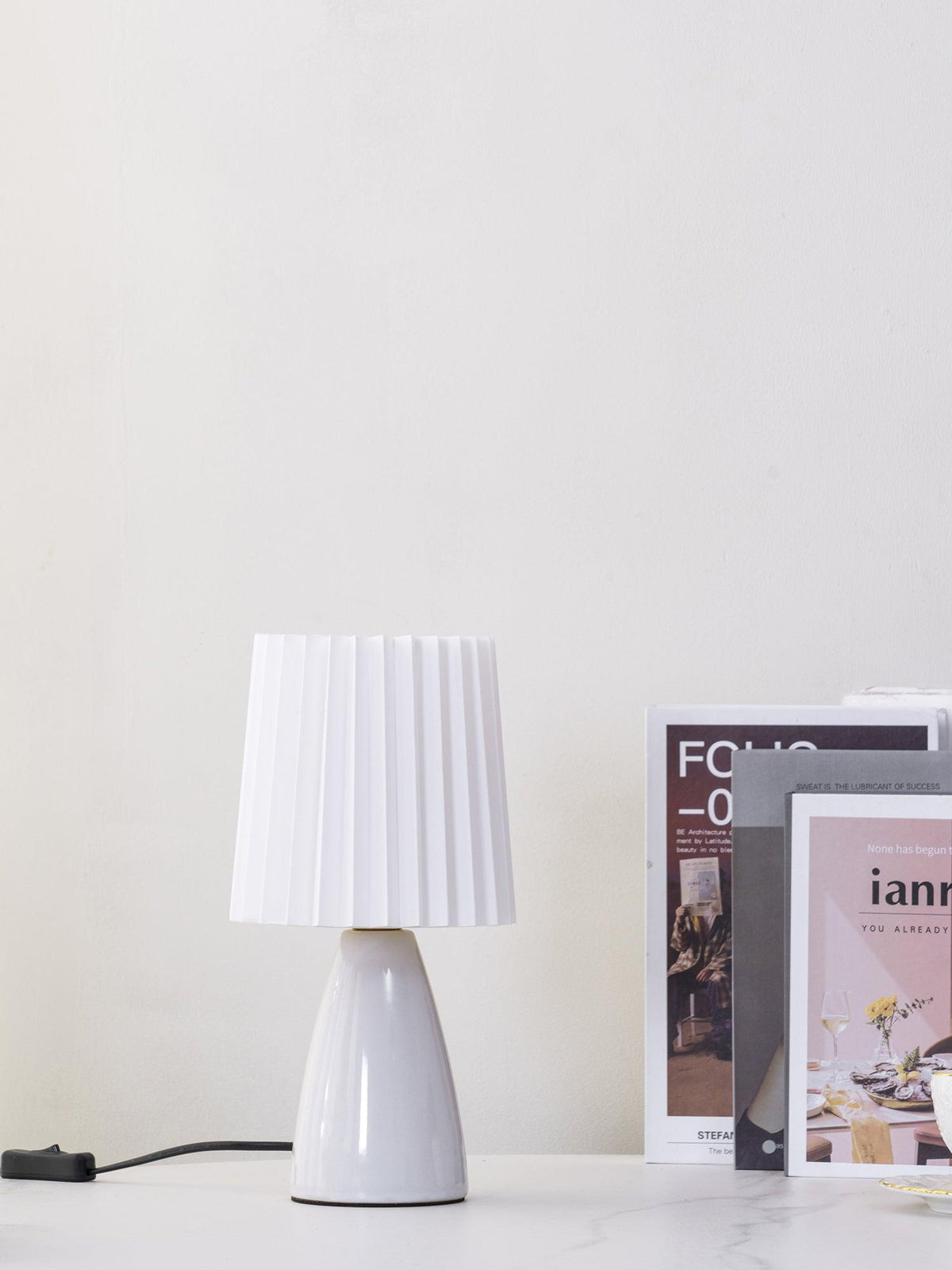Candeeiro de mesa Boko minimalista em tecido