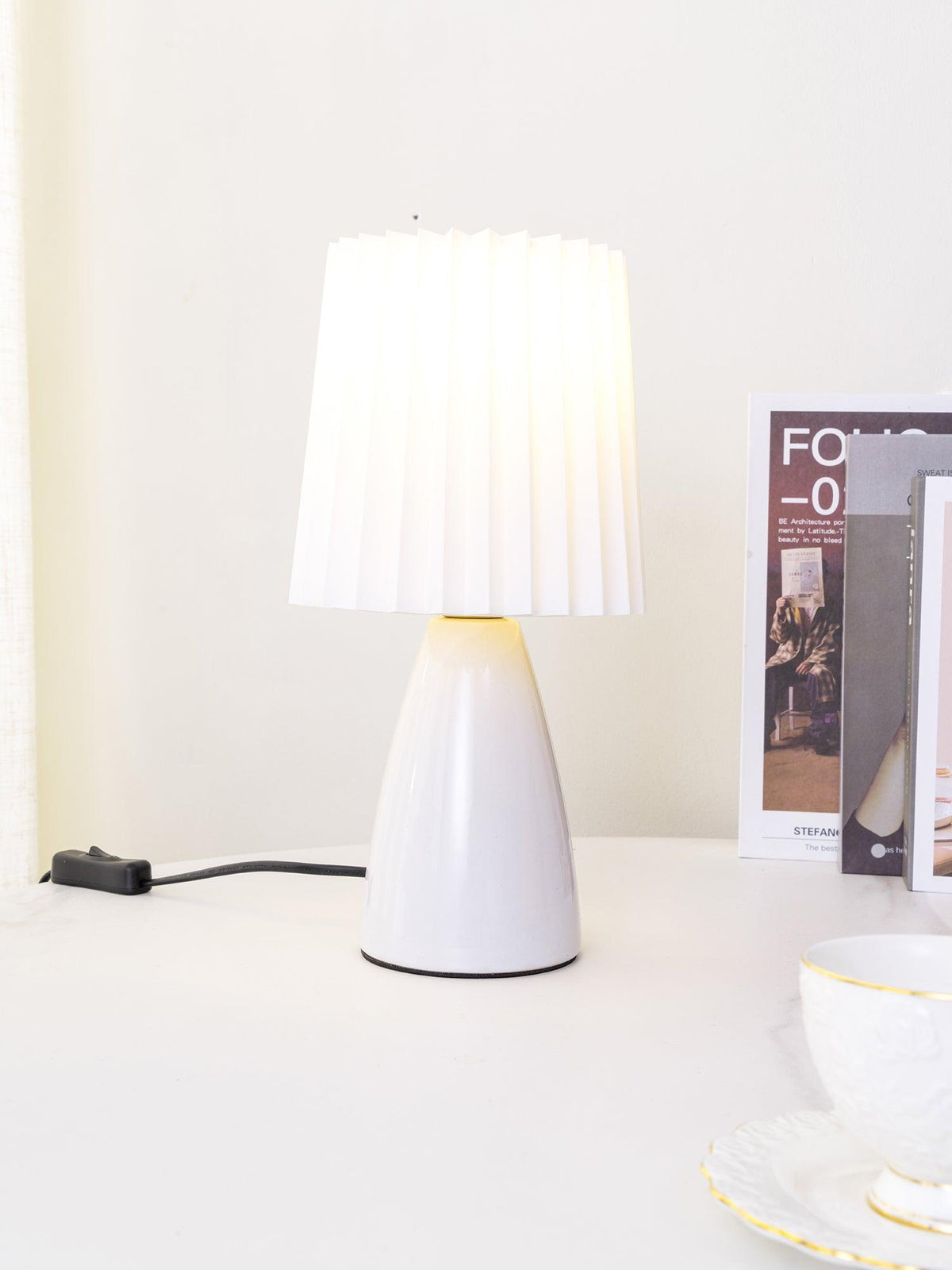 Candeeiro de mesa Boko minimalista em tecido