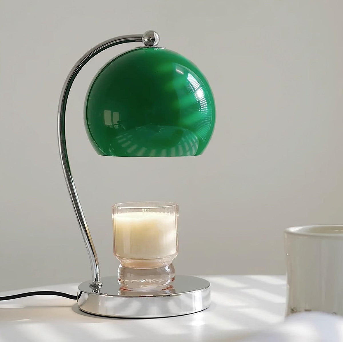 Zephyrce bordslampa i midcentury-modern stil