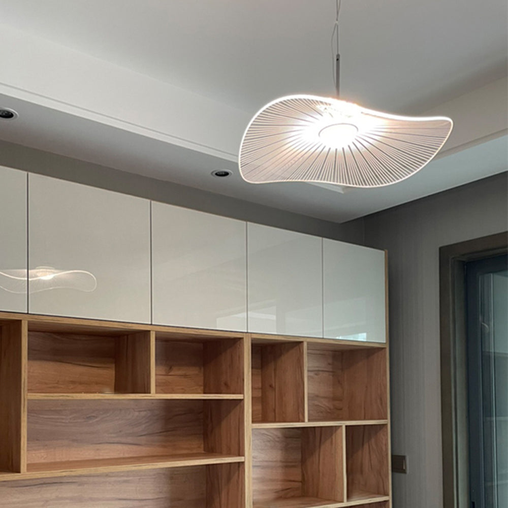 Arisha-design-lehtilautasenmuotoinen metalliriippuvalaisin, valkoinen